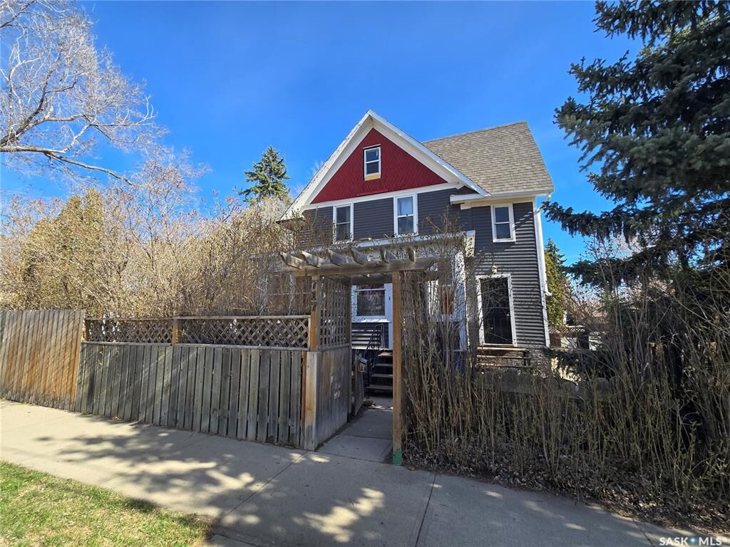 Property Photo: 717 Coteau Avenue SK S4H 0G9