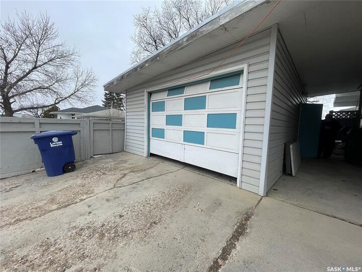 Property Photo: 1001 2nd Street W SK S0L 1S0