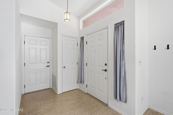 Property Photo:  9907 N Woodstone Trail  AZ 85742 