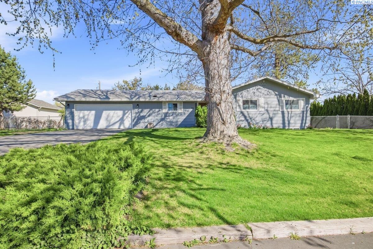 Property Photo:  716 W 12th St  WA 99320 