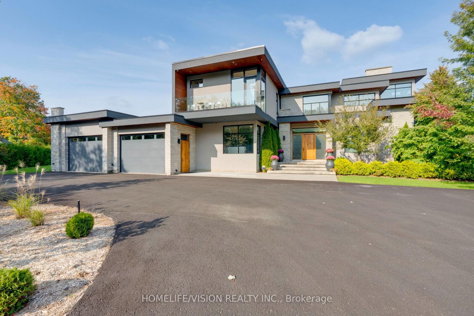 Property Photo: 43 Ogden Crescent ON L4A 1P1