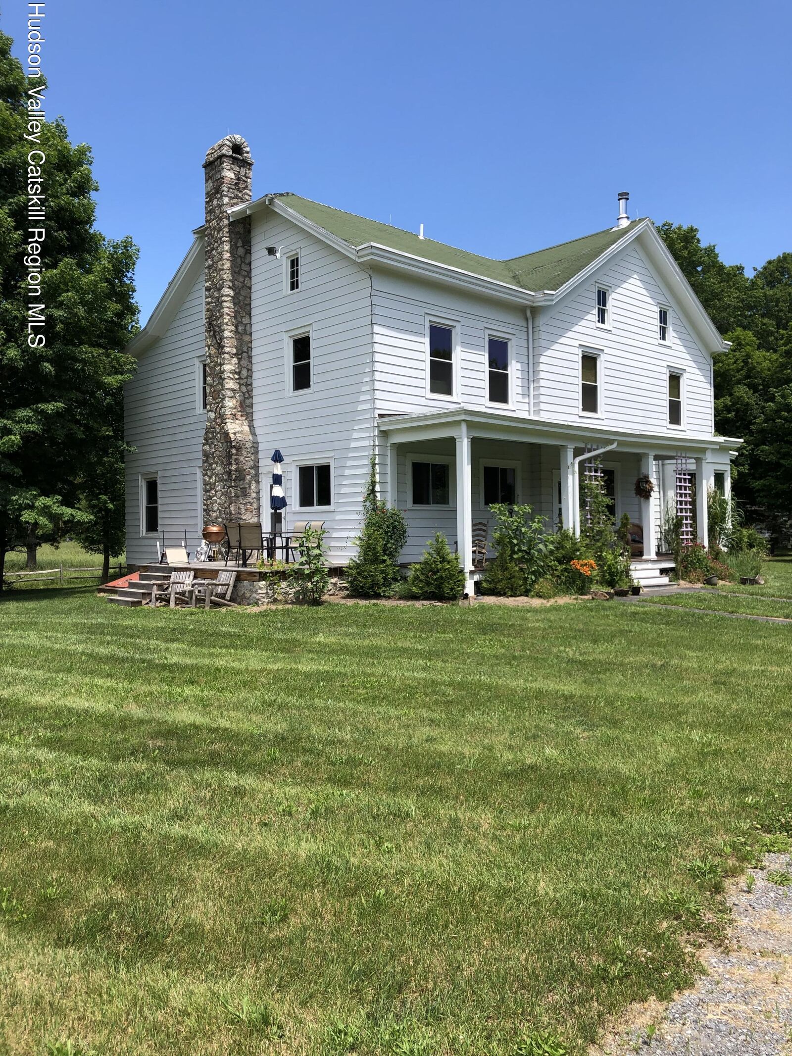 Property Photo:  181 Huguenot  NY 12561 