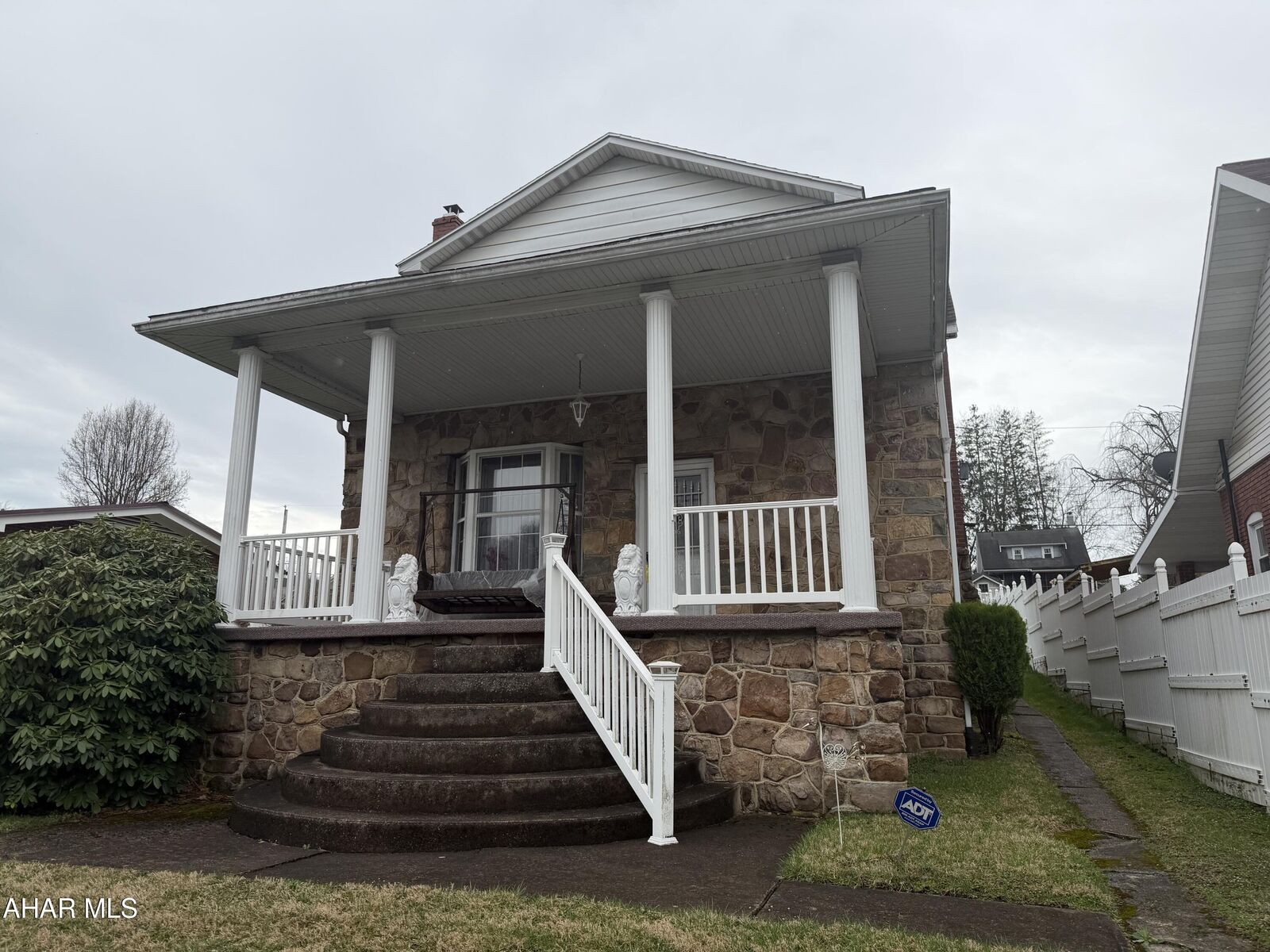 Property Photo:  425 5th Street  PA 16686 