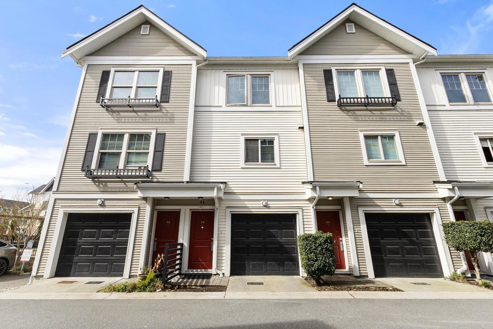 Property Photo: 32633 Simon Avenue 89 BC V2T 0G9