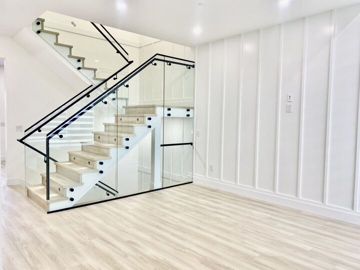 Property Photo: 15911 88 Avenue BC V4N 1H6