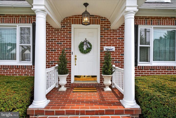 Property Photo:  108 S Locust Street  PA 17067 