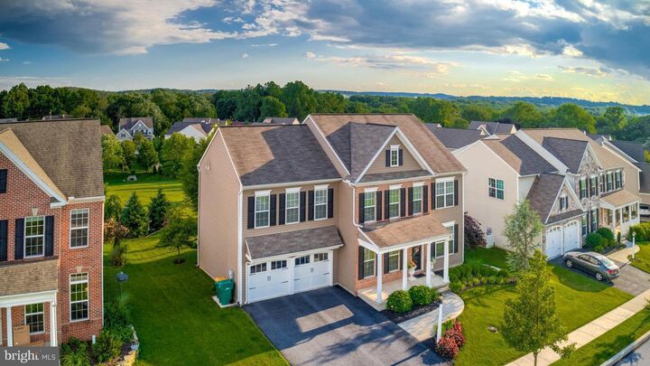 Property Photo:  978 Powder Horn Drive  PA 17036 