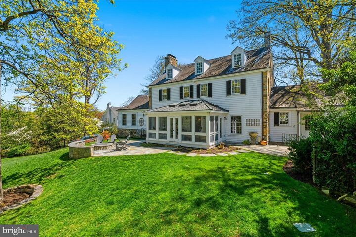 Property Photo:  305 Mansion Drive  VA 22302 