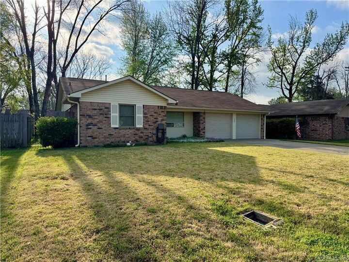 Property Photo:  1504 N Knoxville  AR 72801 