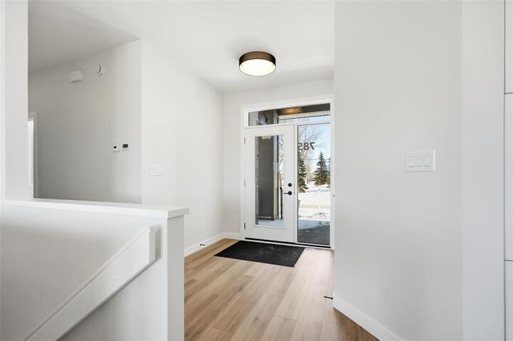 Property Photo:  785 Addis Avenue  MB R2V 4S3 