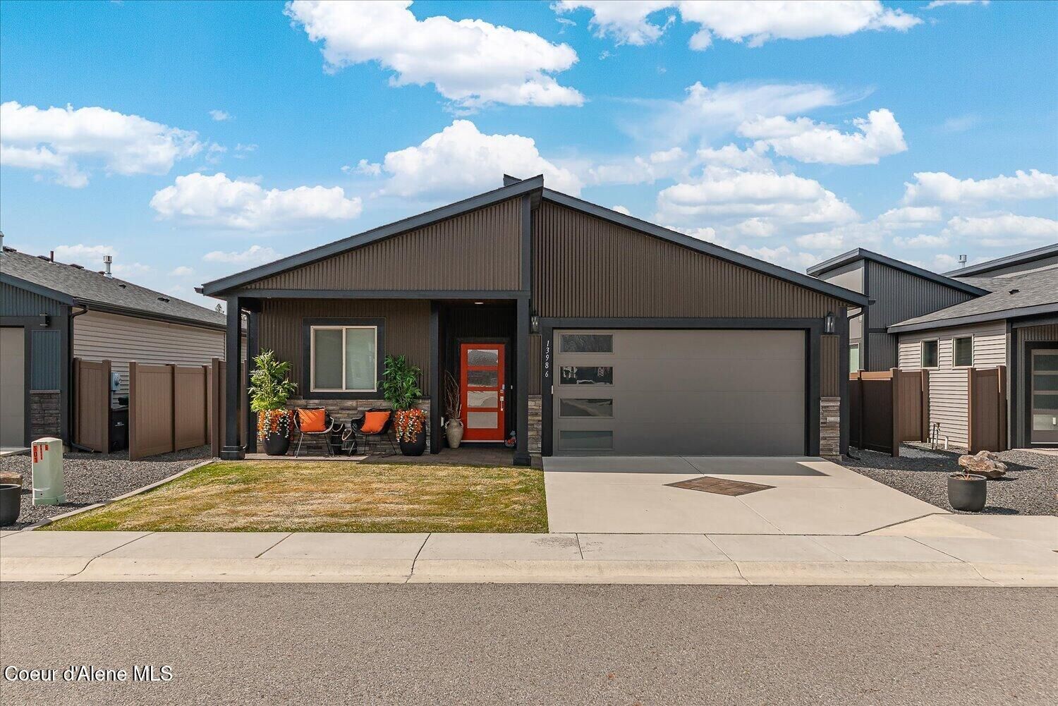 Property Photo:  13986 N Rainier Loop  ID 83858 