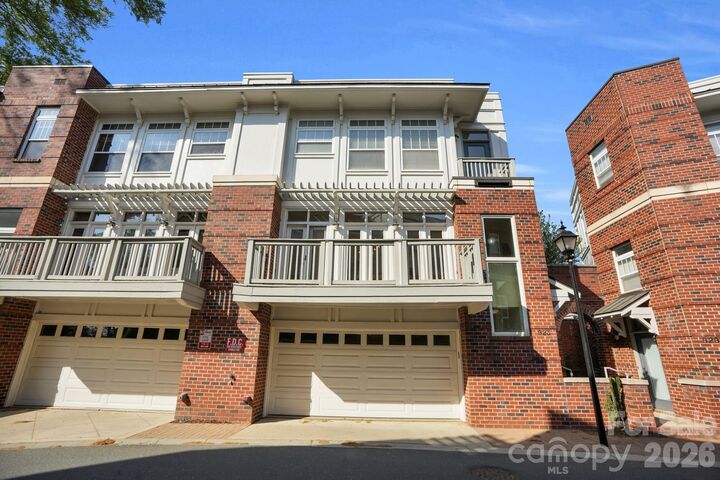 Property Photo:  923 Gracie Way  NC 28204 