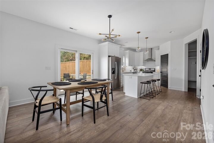 Property Photo:  709 Tennyson Drive  NC 28208 