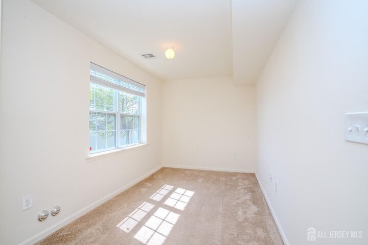 Property Photo:  10 Alerica Lane  NJ 08873 