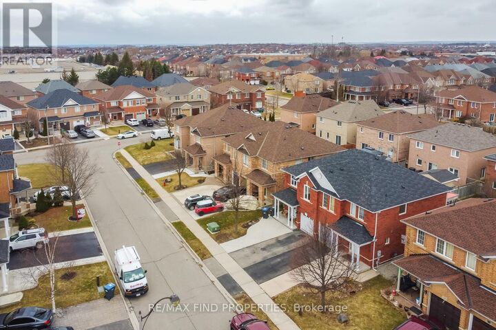 Property Photo:  22 Ashmere Road  ON L7A 1W9 