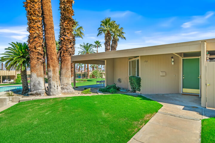 Property Photo:  172 Sandpiper Street  CA 92260 