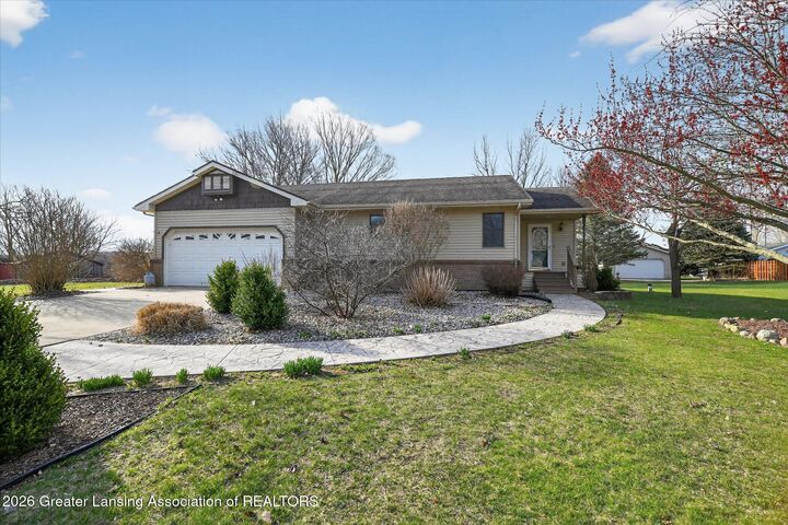 Property Photo: 1681 W Lawrence Highway MI 48813