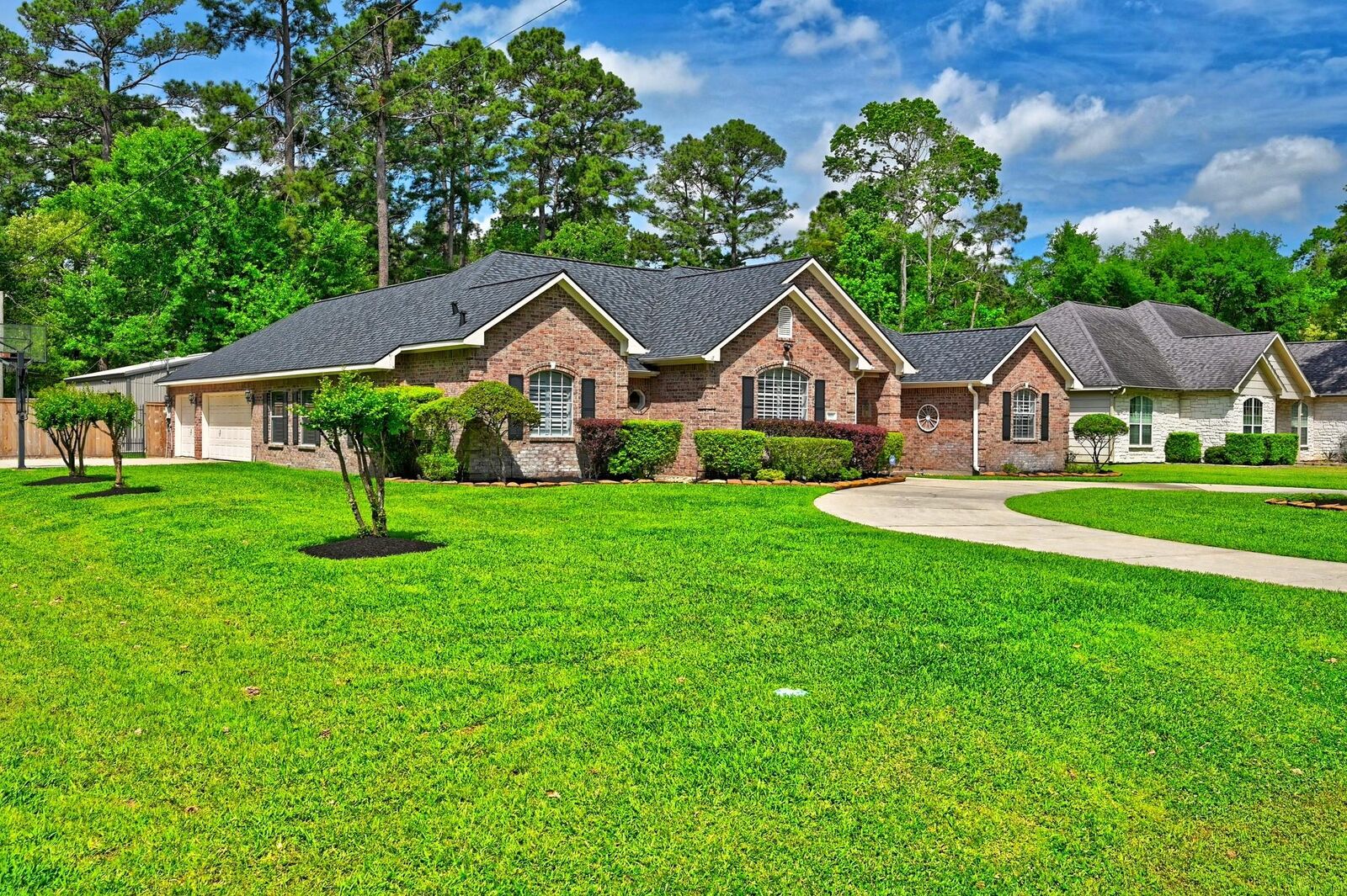 Property Photo:  803 Weeping Willow Way  TX 77354 