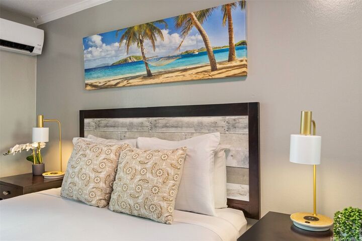 Property Photo:  2425 Kuhio Avenue 404  HI 96815 