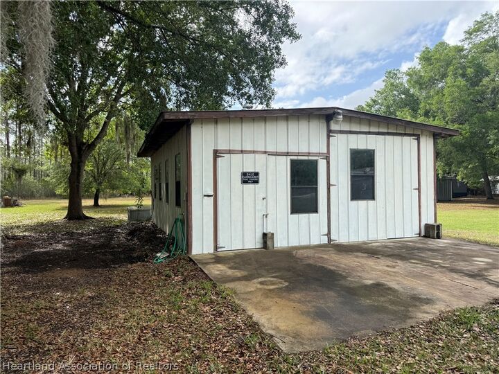 Property Photo:  5719 Wolf Lake Road  FL 33875 