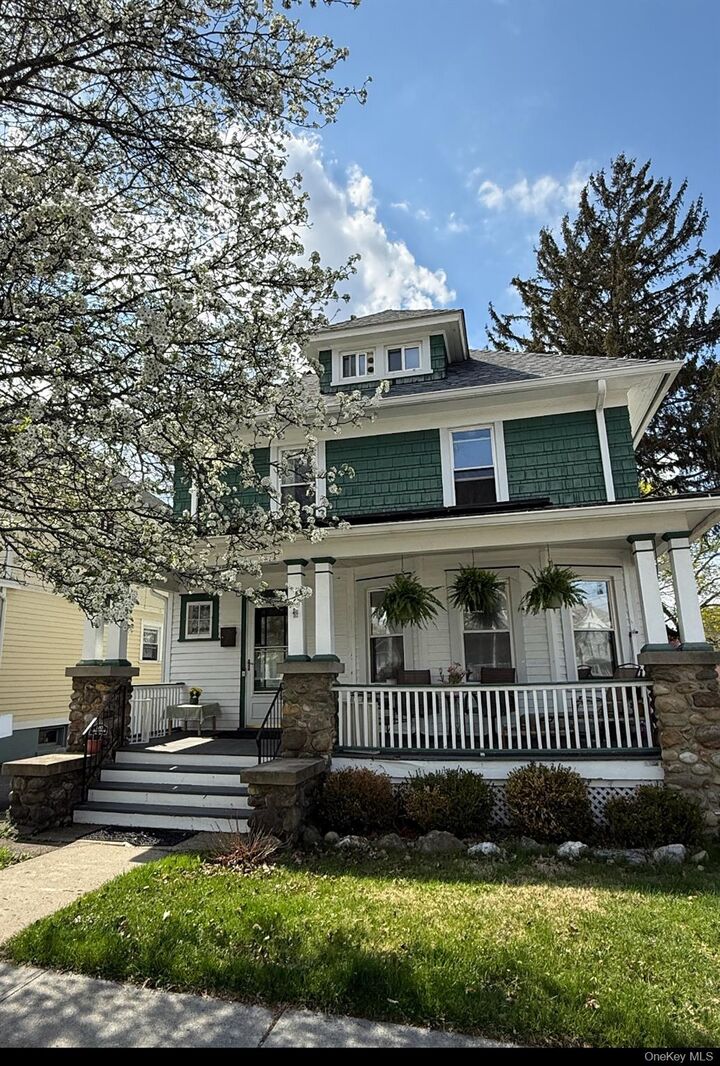 Property Photo:  17 Streit Avenue  NY 12603 