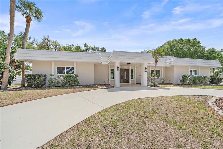 Property Photo:  1734 Riviera Circle  FL 34232 