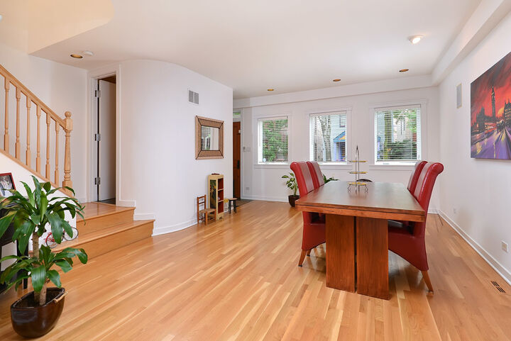 Property Photo:  2317 N Greenview Avenue  IL 60614 