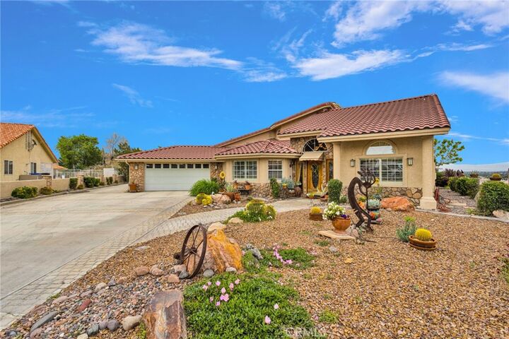 Property Photo:  17662 Ridge View Court  CA 92307 