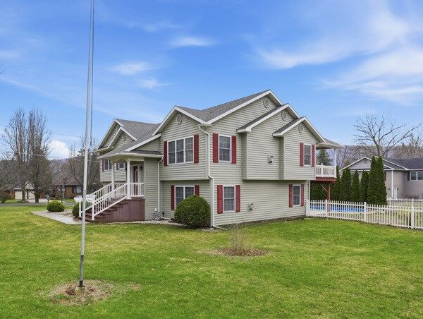 Property Photo:  330 Hillcrest Dr  PA 18840 