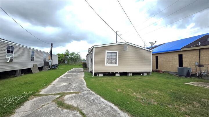 Property Photo: 110 Oakville Street LA 70037