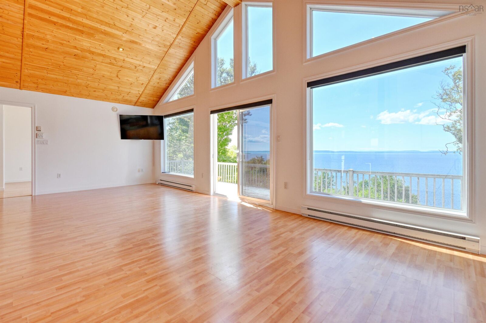 Property Photo: 95 Lakeshore Drive W NS B0E 3B0