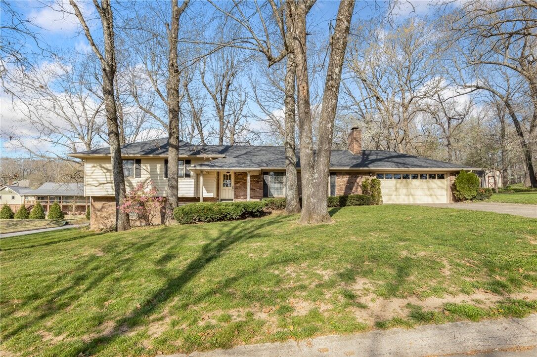 Property Photo:  406 Oxford Street  AR 72601 