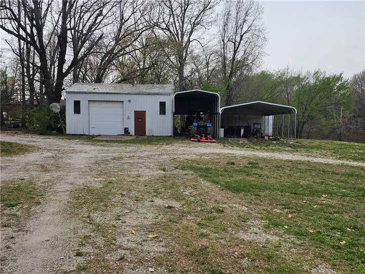 Property Photo: 14430 E Highway 264 AR 72745