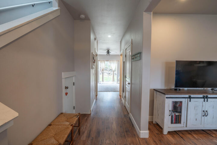 Property Photo:  2202 NW Cedar Avenue  OR 97756 