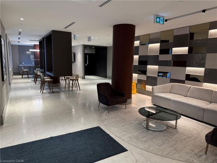 Photo de la propriété:  55 Duke Street W 1701  ON N2H 0C9 