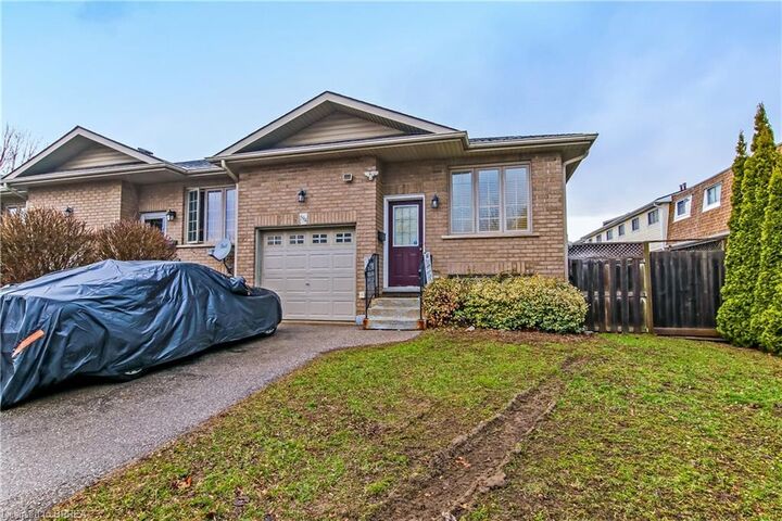 594 Grey Street — photo 1