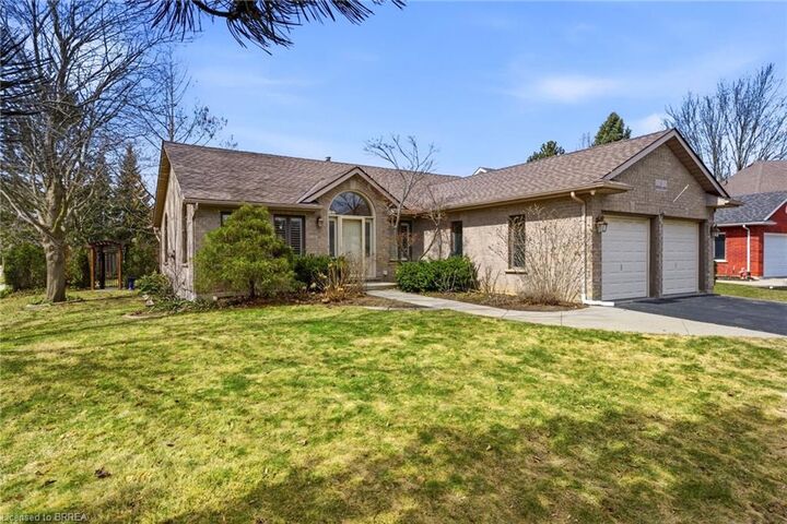 Property Photo:  1 Daffodil Court  ON N3R 7T1 