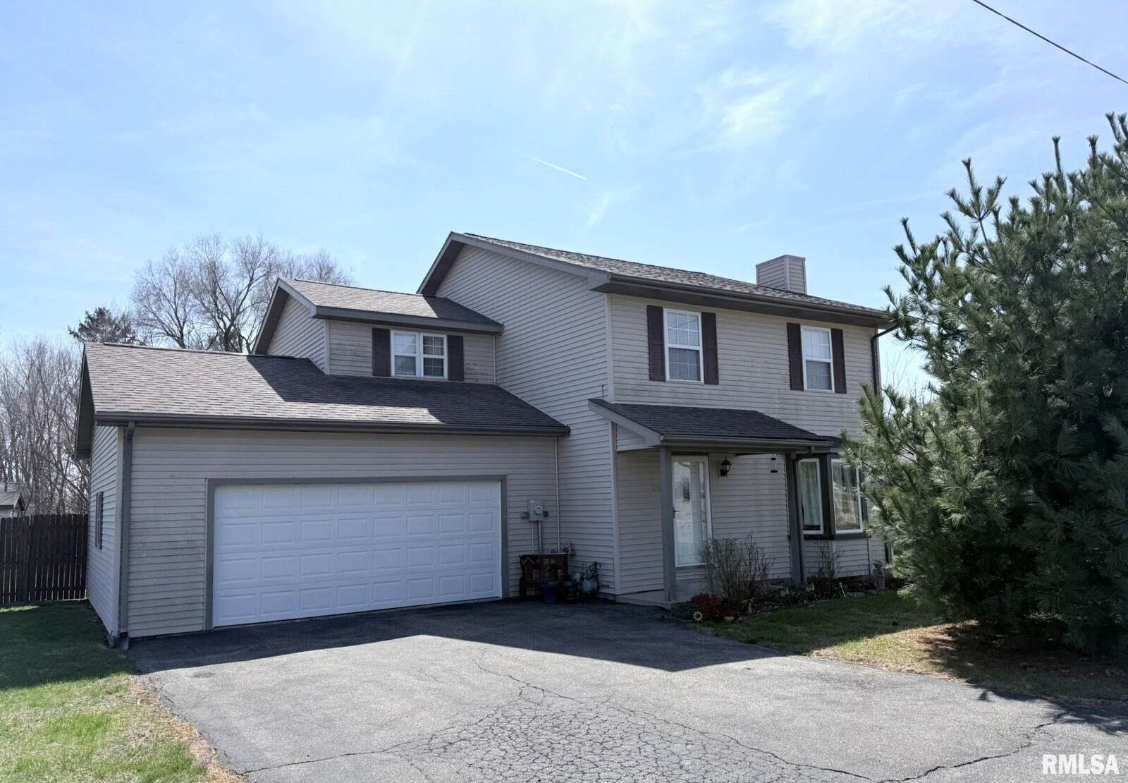 Property Photo: 725 E Ann Street IL 61448