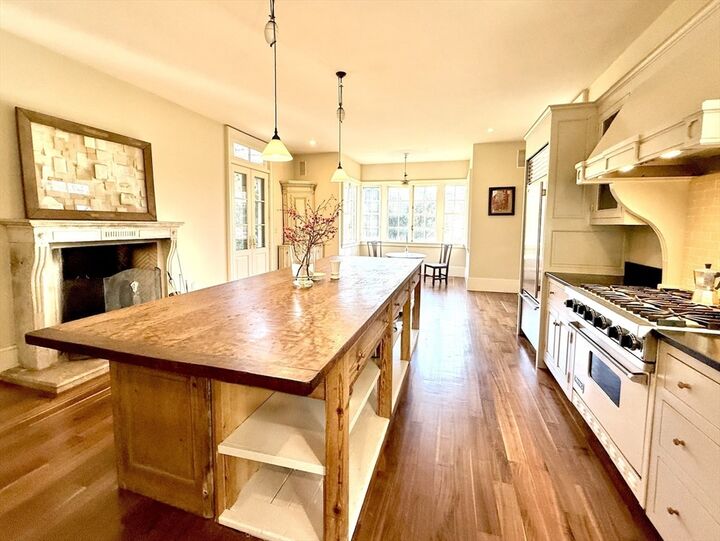 Property Photo:  918 Hale Street  MA 01915 