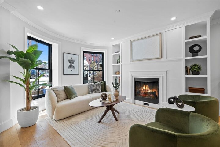 Property Photo:  667 Tremont Street 1  MA 02118 