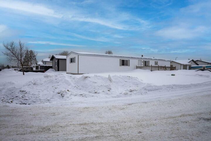 101 Clausen Crescent — photo 1