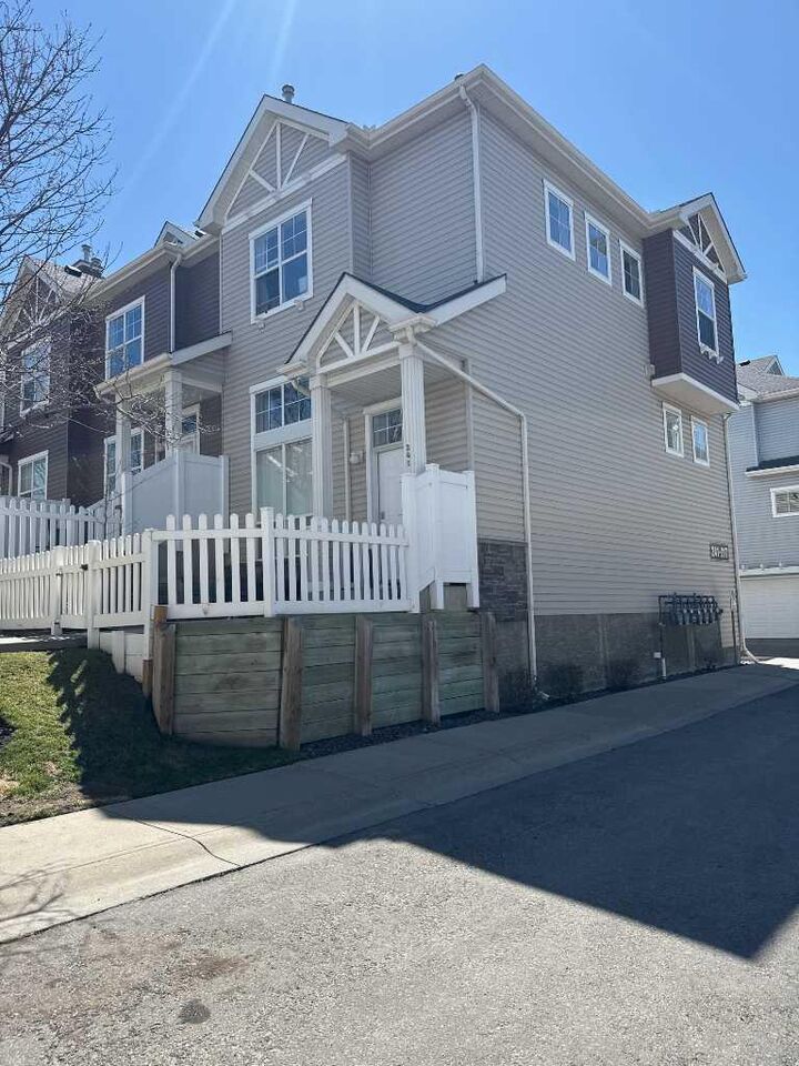 Property Photo: 241 Elgin Gardens SE AB T2Z 4T6