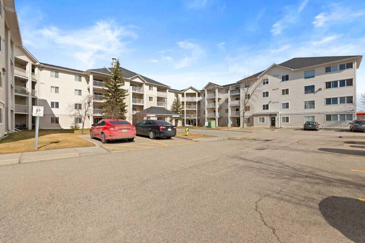 Property Photo: 6224 17 Avenue SE 1102 AB T2A 7X8