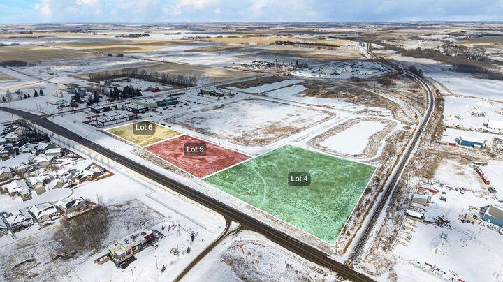 Property Photo: 400 Shantz Drive AB T0M 0W0