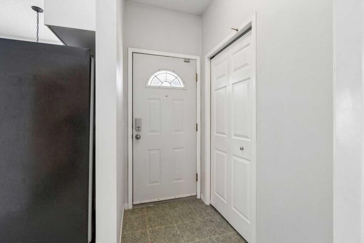 Property Photo:  622 56 Avenue SW 102  AB T2V 0G8 