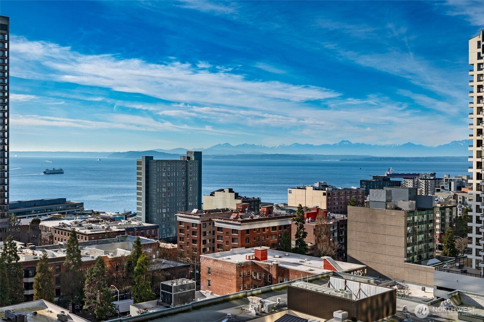 Property Photo:  2100  3rd Avenue 1502  WA 98121 