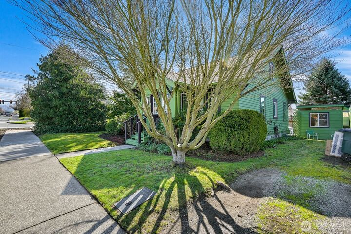 Property Photo:  503 W Illinois Street  WA 98225 