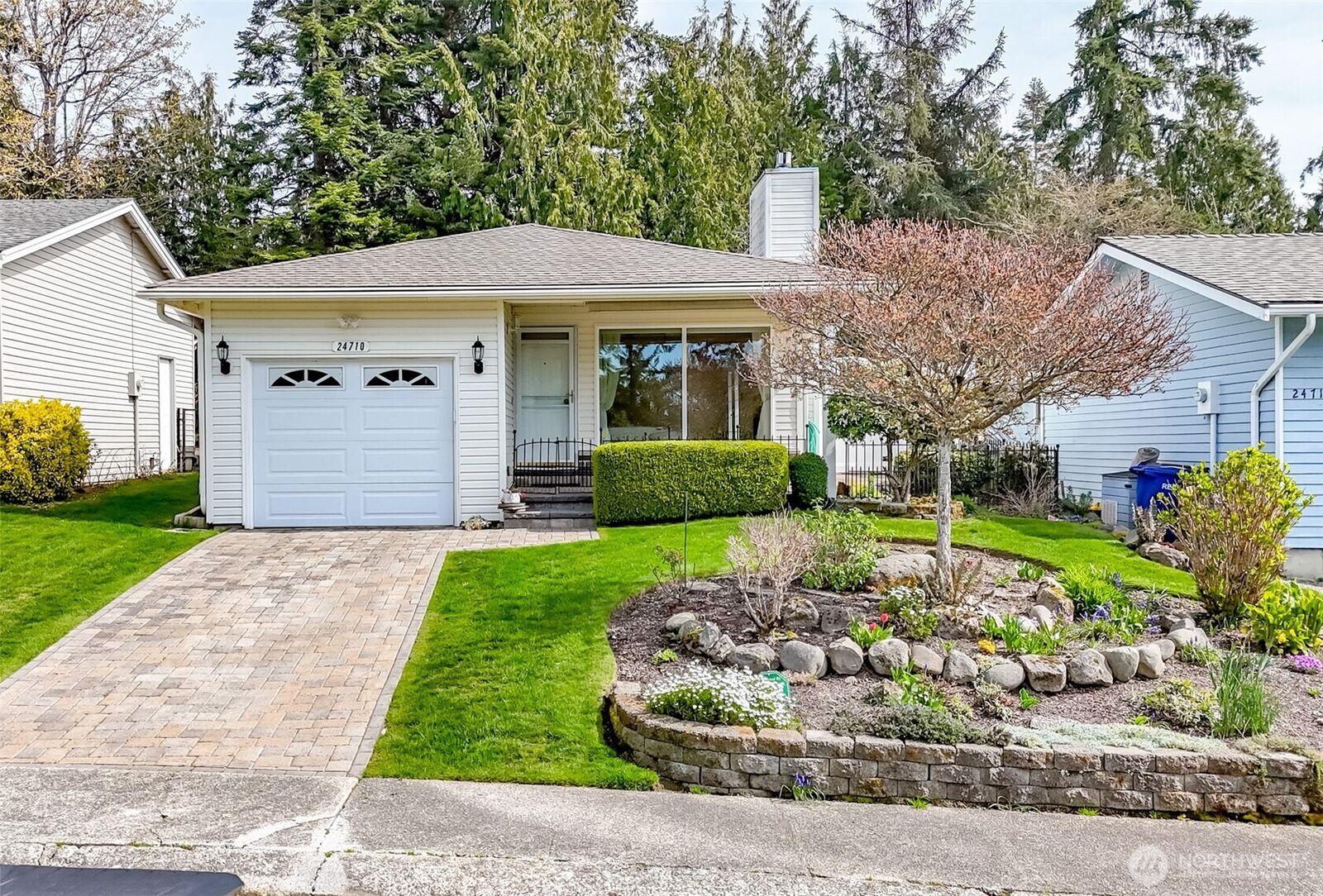 Property Photo:  24710  11th Avenue S  WA 98198 