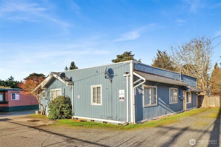 Property Photo:  2625  Maplewood Avenue  WA 98225 