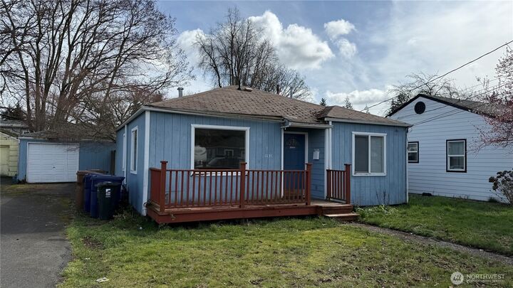 Property Photo:  1031 S Oxford Street  WA 98465 